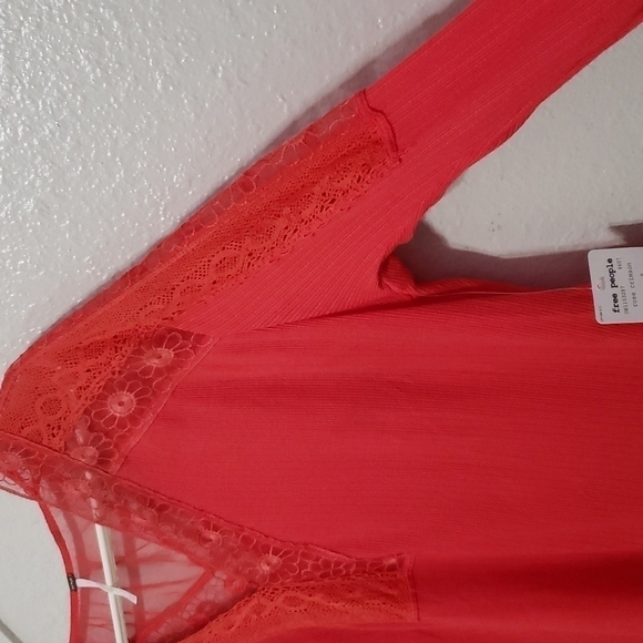 NWT FREE PEOPLE  LOLA LaceTrim V-neck Knit Top, Color Rose Crimson, Size… - Picture 11 of 16